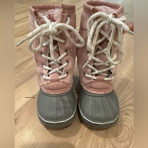 Toddler girl snow boots (size 5)